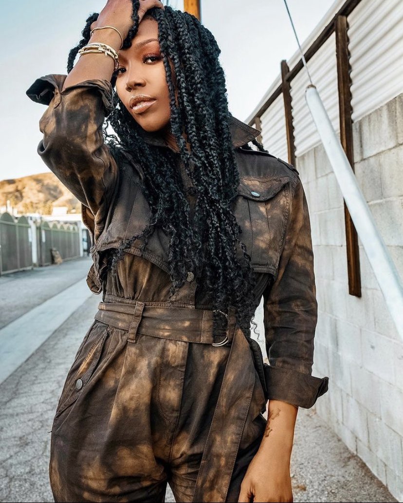 4everTeamBrandy's tweet photo. BRANDY UNFUCKWITABLE NORWOOD ๐ฅต๐ฅ๐๐พ๐!!! #hello2021 #brandyiscoming ๐#brandytakeover https://t.co/bwE5Skbiot