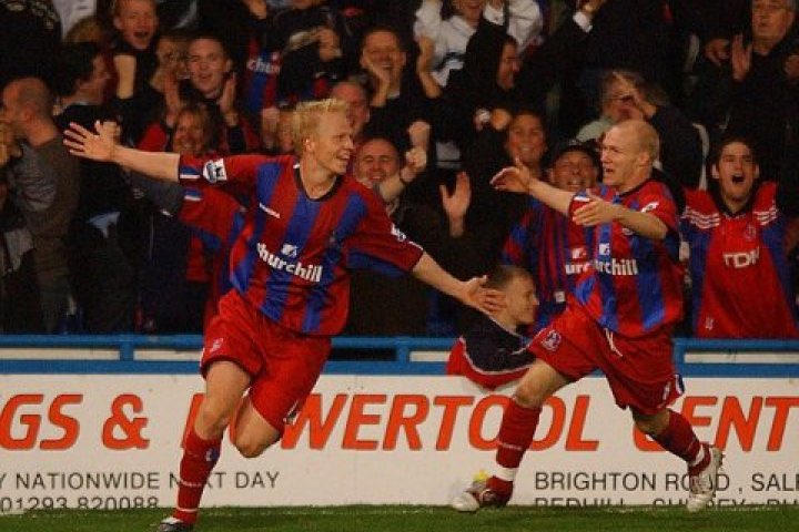 Crystal Palace 1 - 1 Arsenal - 2004Under the Selhurst lights, up came the Arsenal side that had finished last season unbeaten, earning ‘The Invincibles’ title. Fully expecting a drumming, we put in a solid performance and managed to knick a 1-1 draw. Aki with a poachers goal.