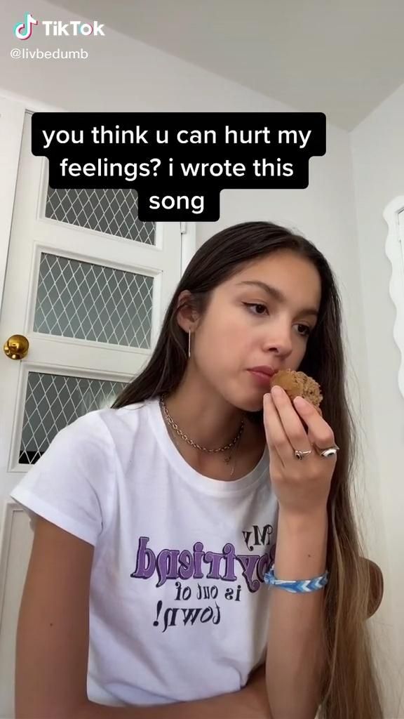 A little background informationJoshua and olivia were rumored to be in an on again off again relationship until olivia posted this video on her tiktok and later joshua and sabrina were featured on each other's tiktoks