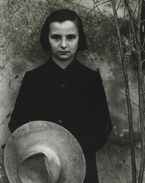 Bertrom's tweet photo. Paul Strand maintained that the task of portraiture was to "almost bring the presence of that person photographed to other people" and that, though the 'ordinary' subject has been all but anonymous till now, the spectator is "confronted with a human being that they won't forget". https://t.co/nD5GcZxHjM