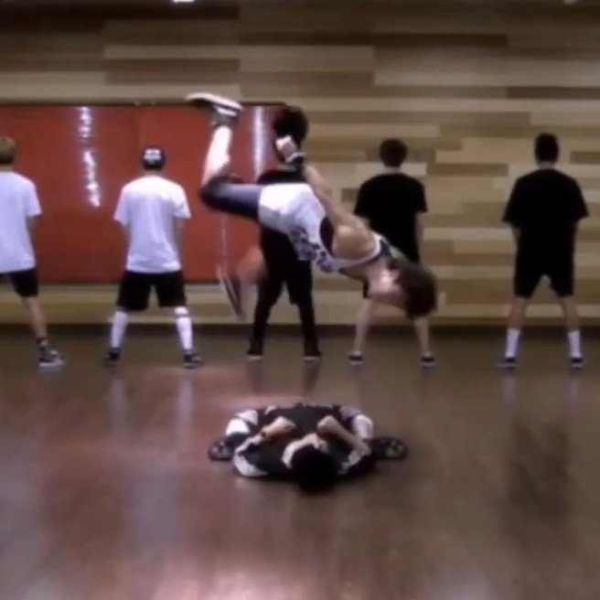 “hobi hyung just close your eyes and trust me” - a short thread