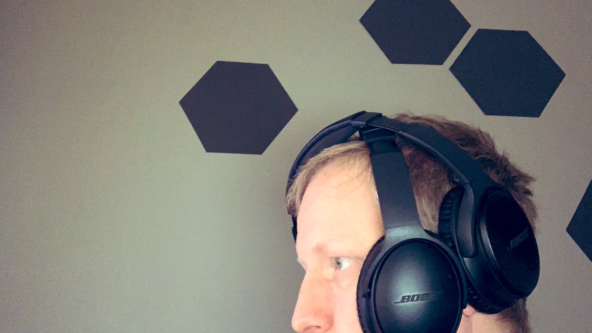 NiklasAstrand's tweet photo. When you have two Zoom team meetings at the same time. #gamedev #whosaidwhat #iremembernothing https://t.co/yuFeS7cJ8K