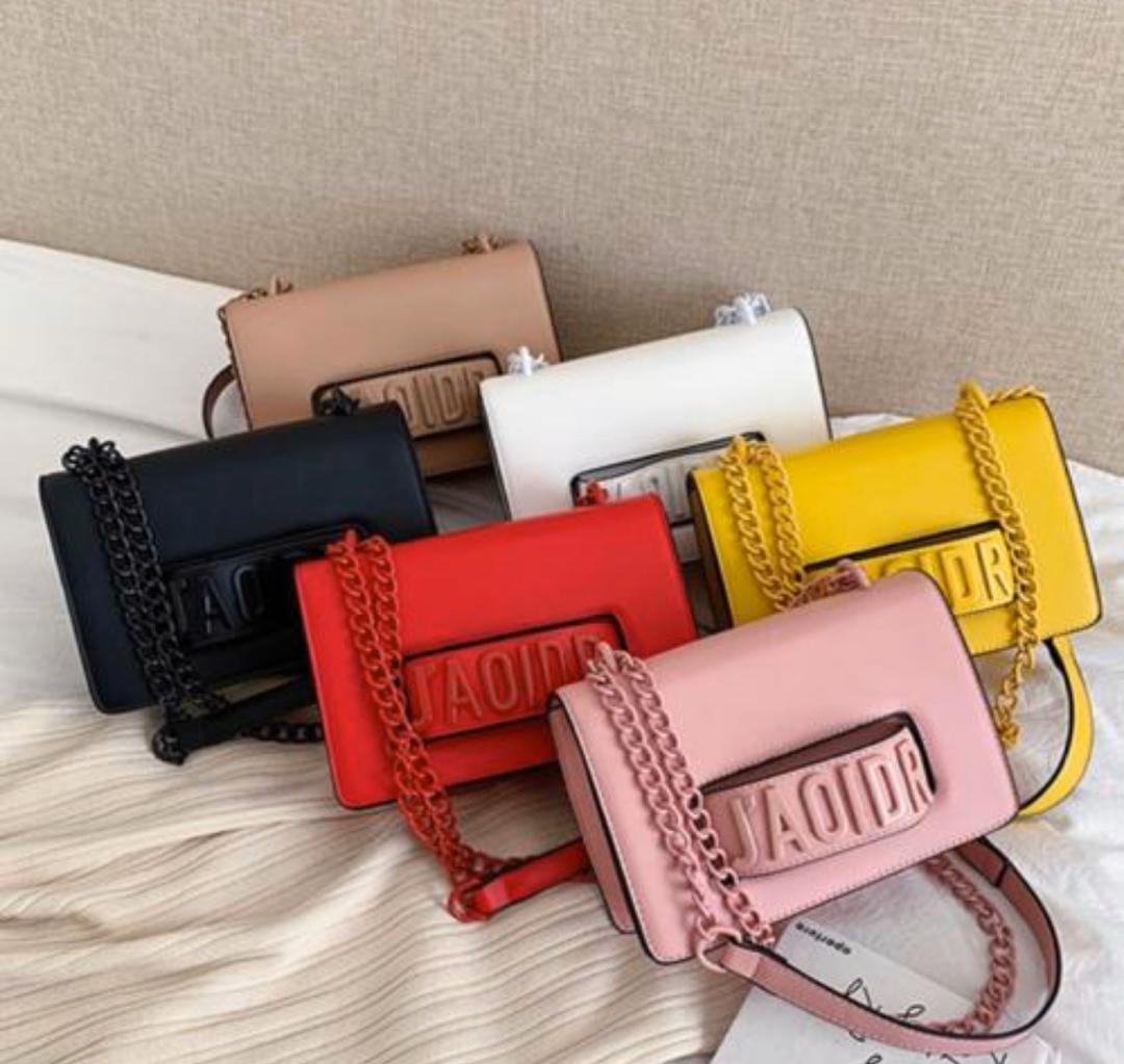 Deborah49635601's tweet photo. Good morning everyone, Please kindly retweet my hustle, beautiful affordable bags. Send a DM to order 🙏🏼

Frame 1 #8500
Frame 2 #8000
Frame 3 #8500
Frame 4 #7500

#HusbandsOfTacha Hello Tacha #fridaymorning Canada Amen Nigerian Army Juma Kobe #PredatorEnergyDrink Tems https://t.co/LOOi52Ek3q