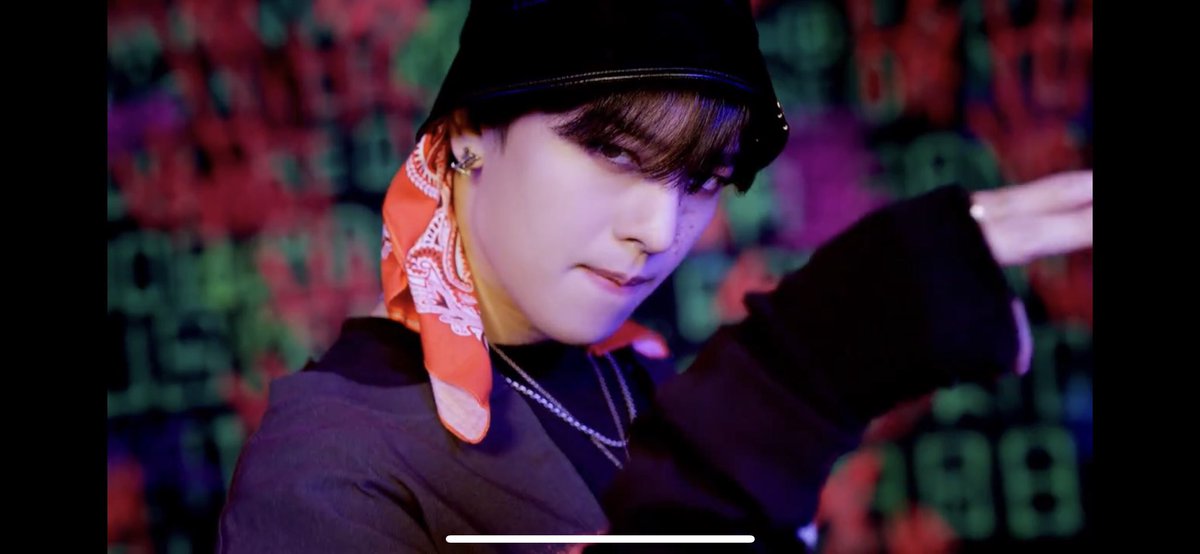 StayMoon6's tweet photo. My fav pics from the new album
#oneus #ONEUS_DEVIL #RAVN https://t.co/3b4vd67ocT