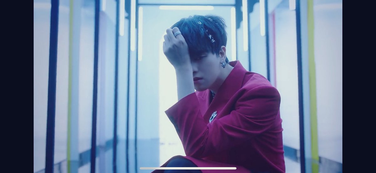 StayMoon6's tweet photo. My fav pics from the new album
#oneus #ONEUS_DEVIL #RAVN https://t.co/3b4vd67ocT