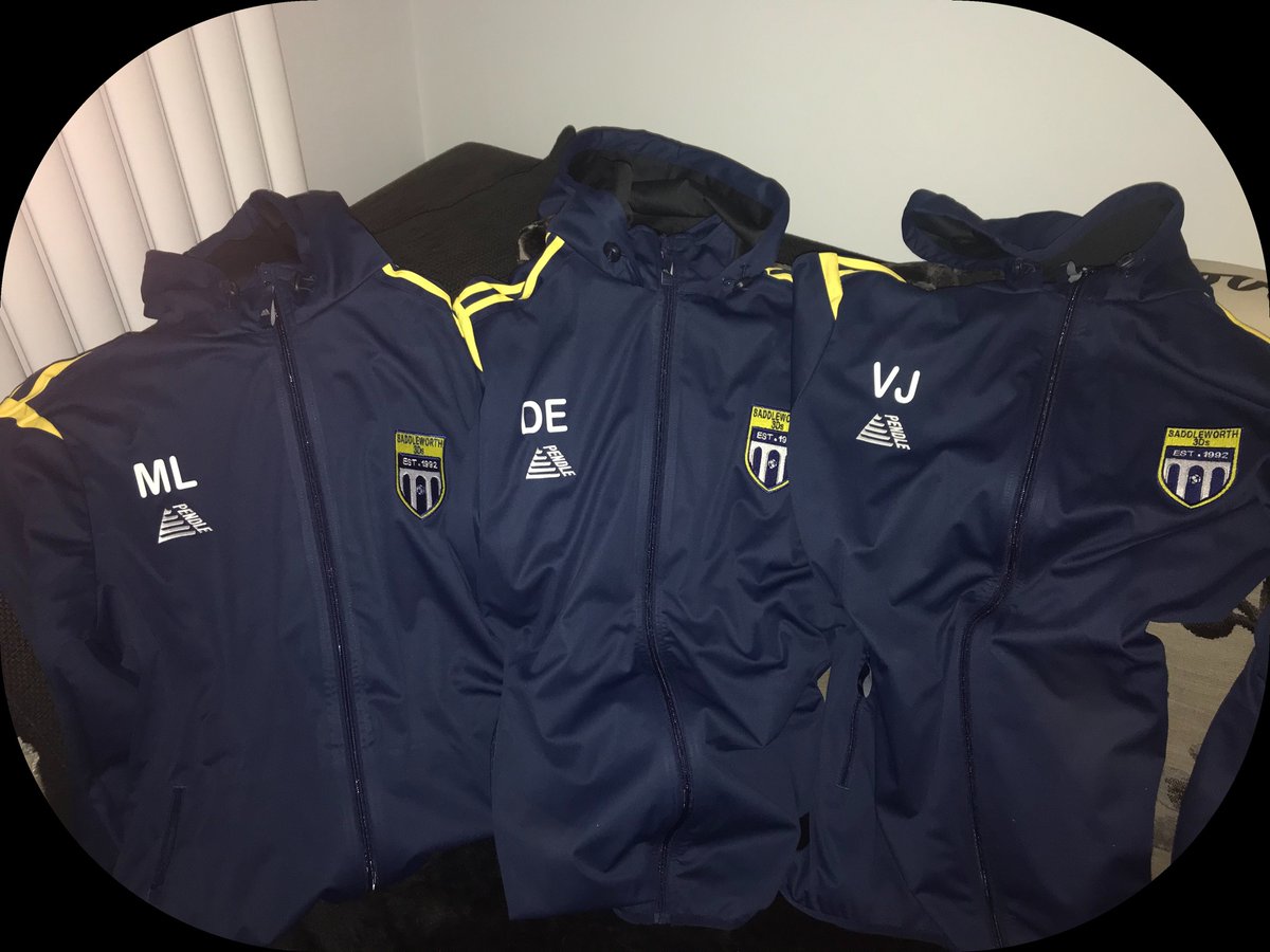 Saddleworth3Ds's tweet photo. New training tops arrived for the three new @Saddleworth3Ds Under 7s blacks coaches. Many thanks to team sponsors @Fundme4sport and good luck to Mark Lowe, Vinny Jubbs and Darren Edwards #OWTDs #Saddleworth #Yellows https://t.co/oyuznF7duZ