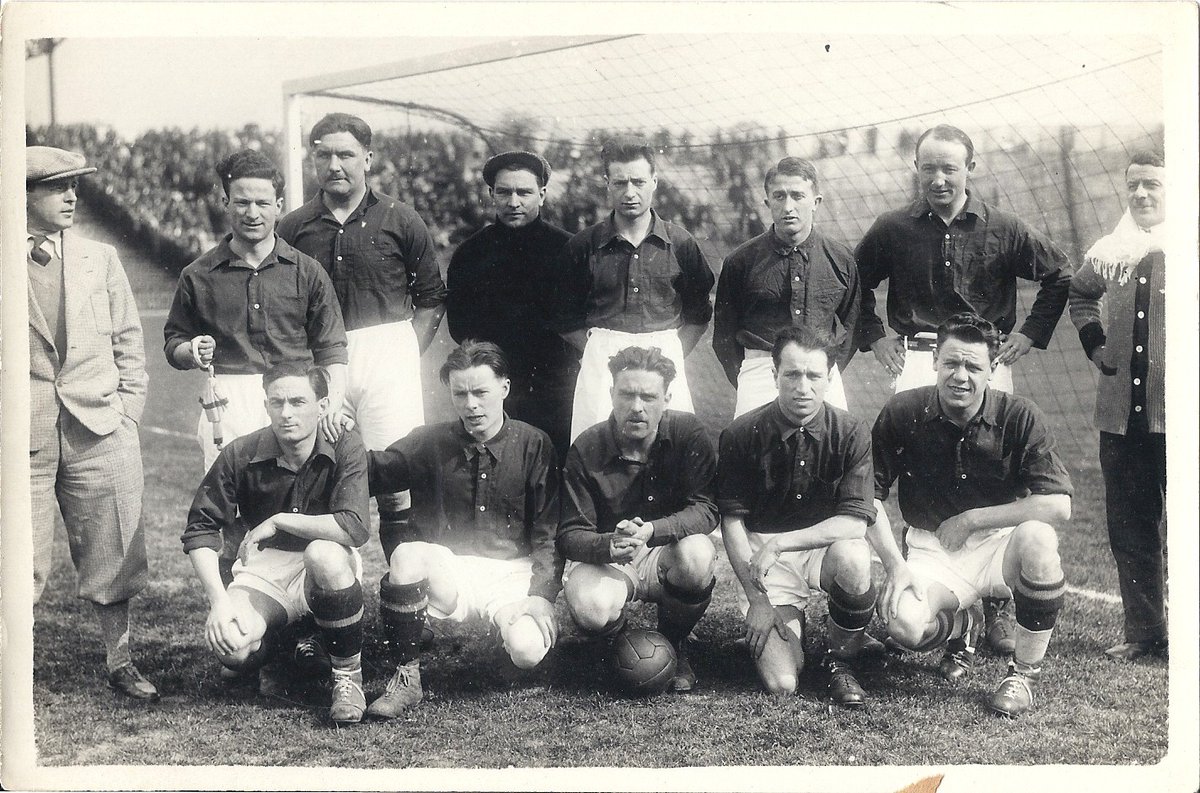 Sur sa lancée, le club passe même tout proche de disputer la finale de la Coupe de France en 1930, et s’inclinera seulement contre le Racing Club de France en demi-finale. Trois ans plus tard, l’équipe amiénoise devient professionnelle et participera au championnat de D2.