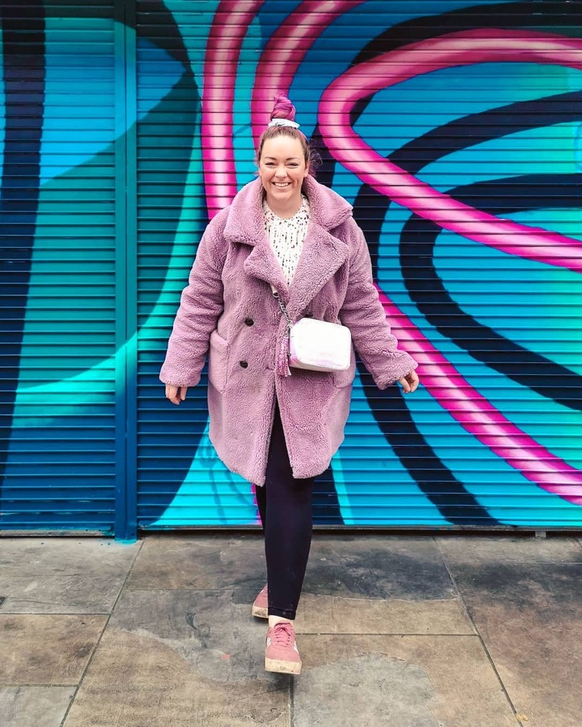 ericavonderwall's tweet photo. Woke up to sun! On Friday! A winning combo, these days. Have the very best Friday you can, friends!💐🙌🏻✨
.
.
.
.
#ColoursInCaptivity #confidentlycolourful #midsizecollective #midsizegals #midsizestyle #averagegirlsize #reallifeandstyle #size14style #… https://t.co/C59K0D2auu https://t.co/GRRfbuulj2