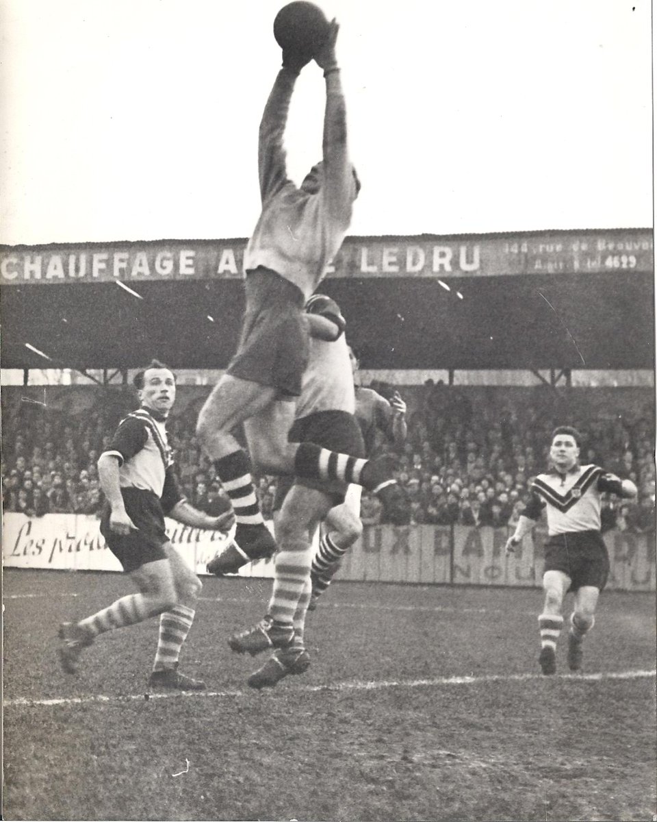 Ambitieux, l’Amiens Athlétic Club espère même monter en première division. Cependant, les picards n’y parviendront pas, et pour cause de problème financier, redescendront au niveau régional avant la seconde guerre mondiale.