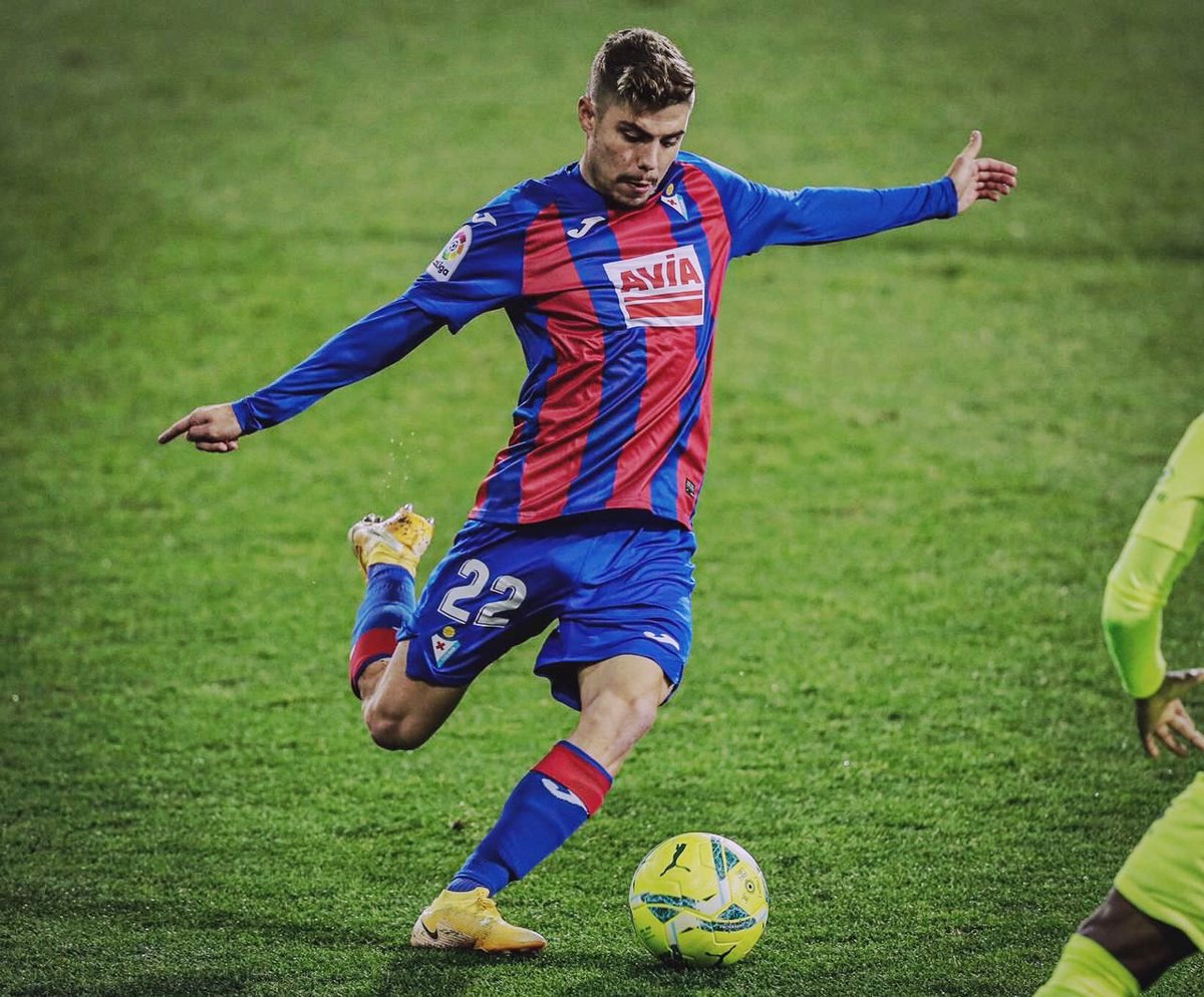 Alex_Pozo9's tweet photo. El resultado de ayer no hizo justicia a nuestro juego y ganas. Me quedo con el esfuerzo y con la actitud, con los motivos, que son muchos para creer que los resultados pronto llegarán. Goazen, @SDEibar! 💪🏼⚔️ #ElectricAndFastGame #EibarAtleti https://t.co/uax4UY0LG8