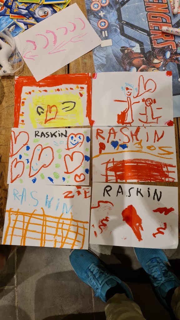 kokmok's tweet photo. 14 ans les séparent mais @RASKIN_24 est son premier crush 😂 https://t.co/0InxprwyzH