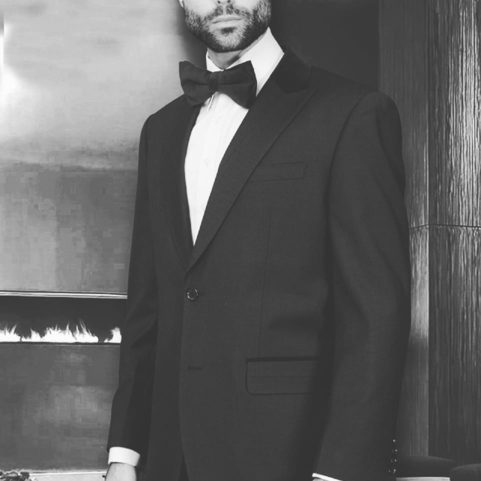 customhktailor's tweet photo. Tux ... ne sont pas nés du jour au lendemain ... #tuxedo est une œuvre d'art sur un #homme qui persévère. # travail acharné..dédicace 
#suits #tailleur

contactez-nous sur Twitter https://t.co/xovx1ubGxA
