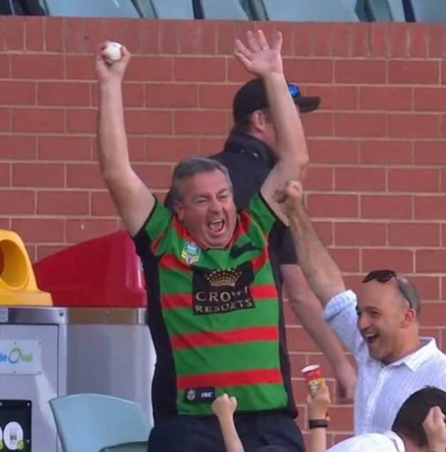 SSFCRABBITOHS's tweet image. Now that’s what you call a classic catch! 🏏🐇❤️💚

#GoRabbitohs