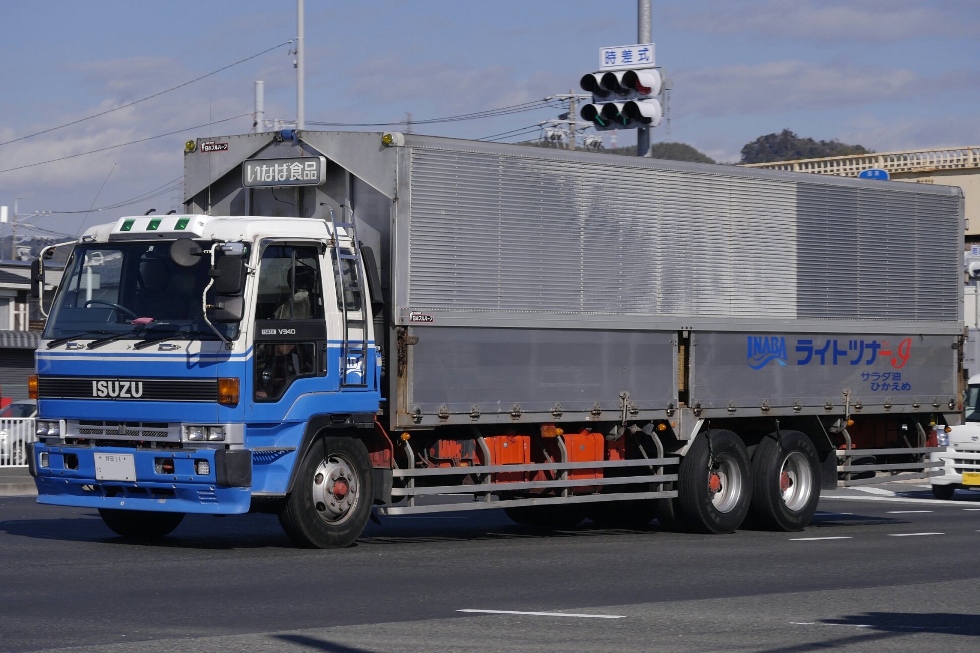 いすゞ　810 ウィンカー　美品 ちょろめ on X: 