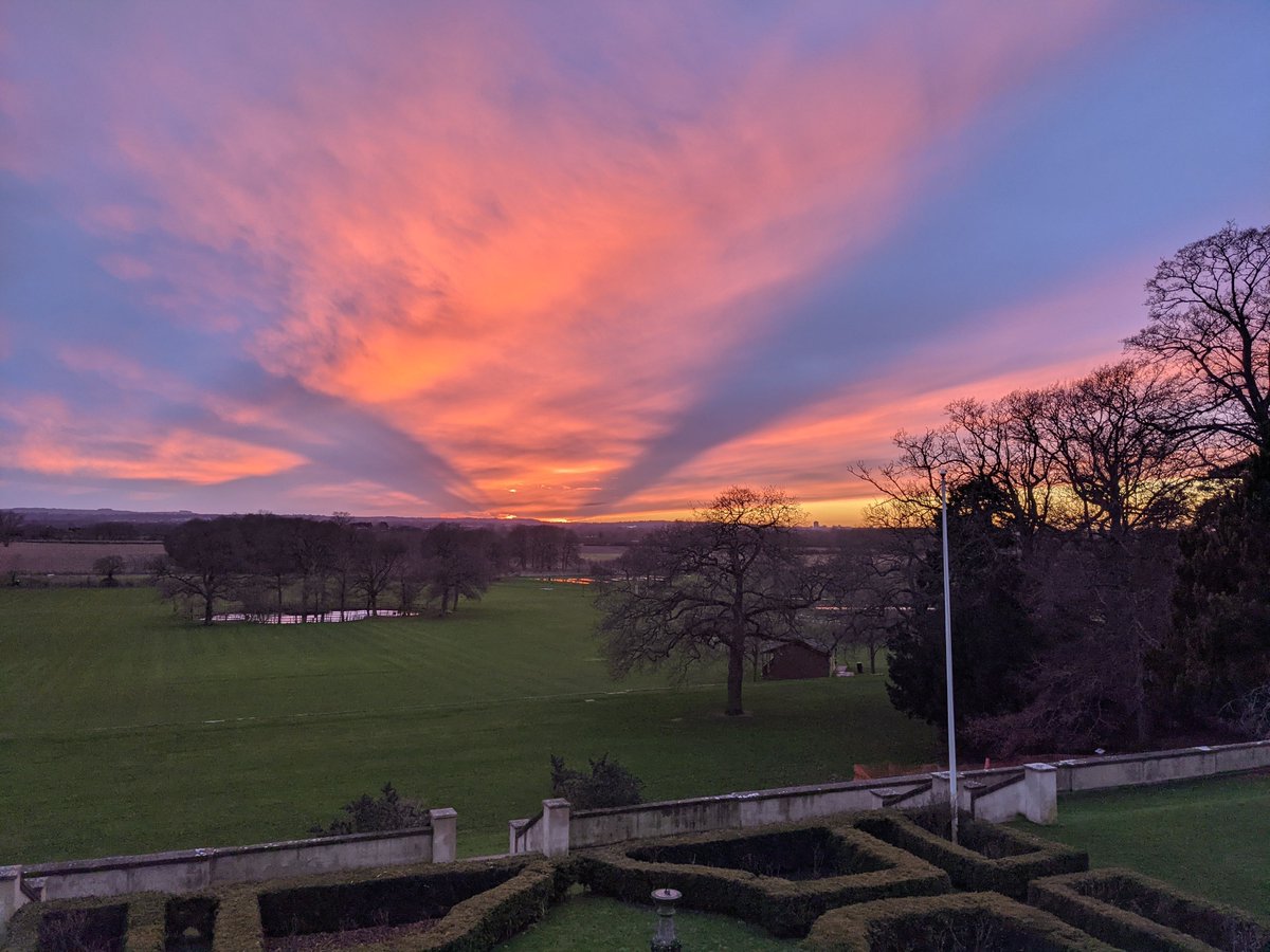 pinewoodprepsch's tweet photo. We were certainly blessed with a magical sky at Pinewood last night!  #PinewoodPrep #PinewoodPrePrep #NightSky https://t.co/y3neyQ561i