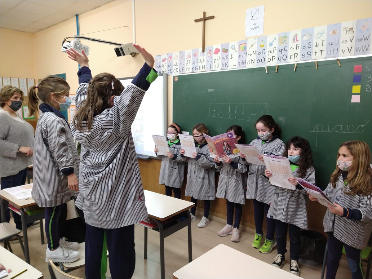 epiasabadell's tweet photo. Avui els músics de 1r de Primària han fet un petit concert per a practicar la pulsació i la intensitat de la música.
#1rPRIPIASABADELL
#PRIMARIAPIASABADELL
#ENSENYAMENTSMUSICALSPIASABADELL https://t.co/YVlR6rmcVZ