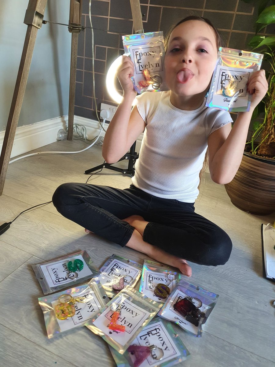 ImaginationsPr2's tweet photo. Hi Everyone! My daughter (who is only 8!!!) has decided to set up her own little business creating epoxy resin keychains. Her name on here is Epoxy Evelyn. It would mean so much to her if you could all show her a little support and give her a follow or a like! Thankyou xxx https://t.co/oU3kAME9SJ