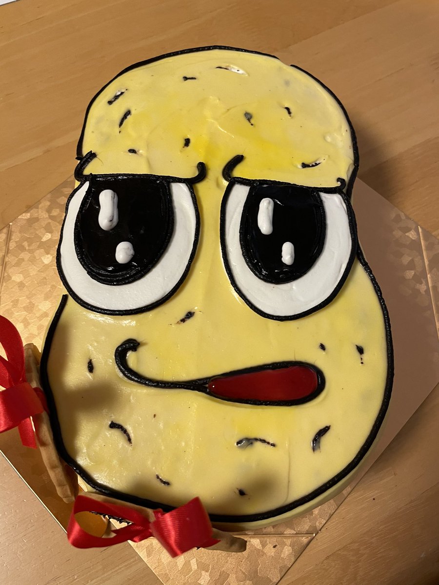 ヤマ 職場の人からの贈り物のピーナッツくんのケーキすごくクオリティ高くて可愛い オシャレになりたいピーナッツくん