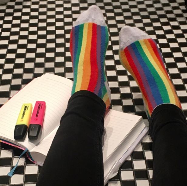 WritingCwwl's tweet photo. Simply fantastic sold-out colour workshop last night. What a group, with student @Loulaloops going the extra mile & dressing for the occasion. ππππ
#creativewriting #zoomclasses #onlineworkshops #funworkshops #writing #WritingCommunity #writingtips https://t.co/TQ8wQkE8OX