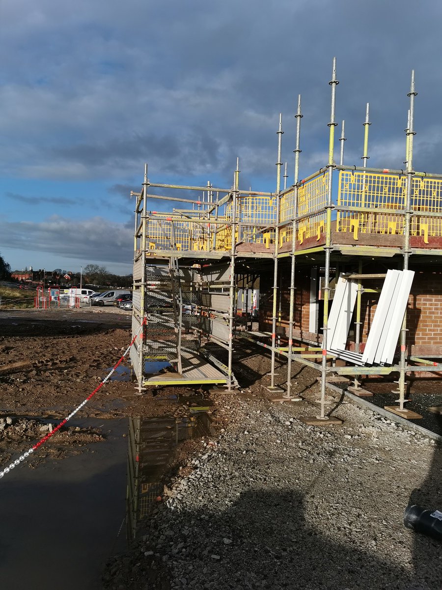 BSLSystemsLtd's tweet photo. Visiting one of clients sites in Northwich, Great install of our Layher Scaffold including Staircases and angled 3m Loading bays. Safer, productive, setting the Standard. why use anything else
#Bellway #Bellwayhomes #Layher #Layheruk #scaffolding https://t.co/Uisqu161pd