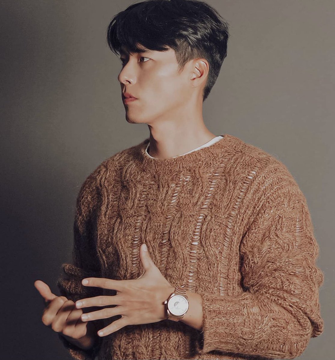 hyunbin_actor's tweet photo. ʜʏᴜɴʙɪɴ ᴘʜᴏᴛᴏ ᴀʟʙᴜᴍ 

#hyunbin #현빈 #ヒョンビン #炫彬 #玄彬 #hyunbinfanclub #koreandrama  #crashlandingonyou #kdrama  #actor #koreanactor #kimtaepyung   #愛的迫降 #愛の不時着 https://t.co/pupxxrss2Q
