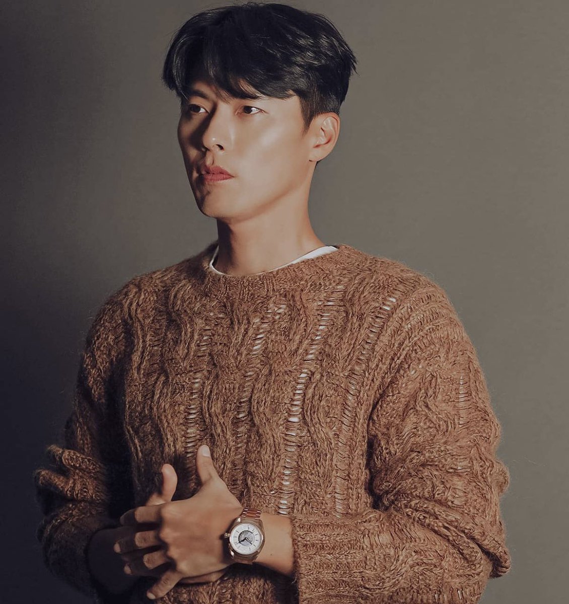 hyunbin_actor's tweet photo. ʜʏᴜɴʙɪɴ ᴘʜᴏᴛᴏ ᴀʟʙᴜᴍ 

#hyunbin #현빈 #ヒョンビン #炫彬 #玄彬 #hyunbinfanclub #koreandrama  #crashlandingonyou #kdrama  #actor #koreanactor #kimtaepyung   #愛的迫降 #愛の不時着 https://t.co/pupxxrss2Q