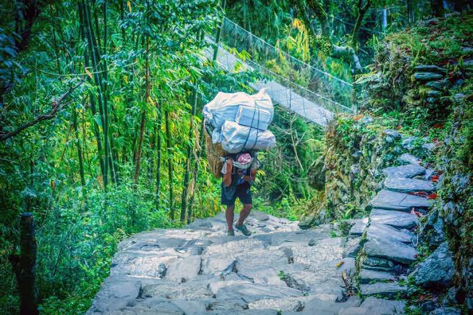 Now whenever he saw that bull, he started praying to it. One day, he had to go somewhere with his master. His master made him carry two heavy bags which tired Unnikkoran. Suddenly, he saw the same white bull behind him and heard a voice asking him to place the bags on the bull.