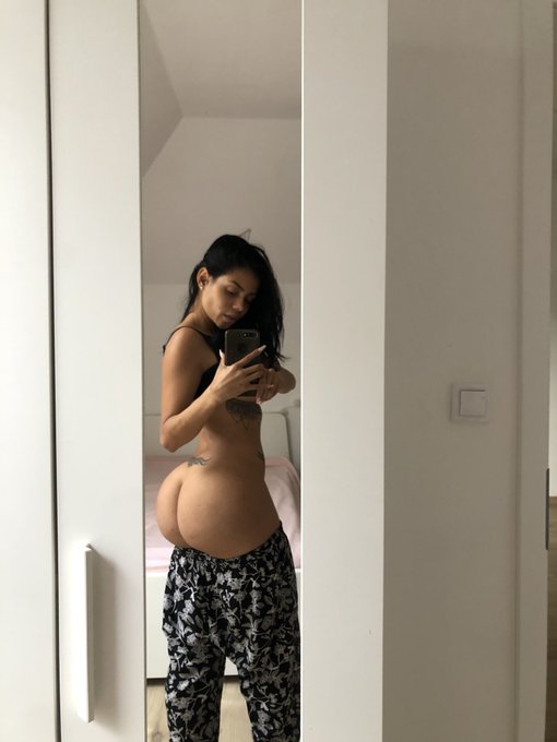Suscr&iacute;bete a Onlyfans de mi amigo, responde a todos los mensajes y env&iacute;a contenido todos los d&iacute;as 👉https://t