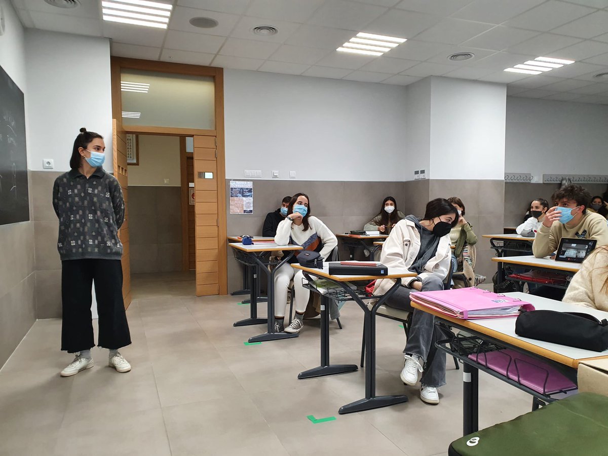 ItakaBetania's tweet photo. Continuamos como cada año participando del proyecto “Escola Oberta” y su itinerario de educación transversal con los colegios @sjcalasanzvlc , #escuelaspiasvalencia y próximamente #escolaspiasgandia
#PreCPV #itakaescolapios #itakavalencia #juegoyreflexion #voluntariado https://t.co/DTx4mijjYf