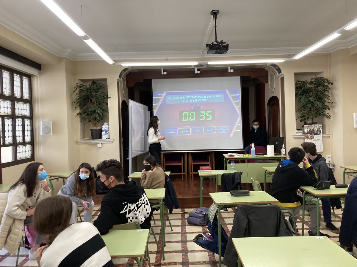 ItakaBetania's tweet photo. Continuamos como cada año participando del proyecto “Escola Oberta” y su itinerario de educación transversal con los colegios @sjcalasanzvlc , #escuelaspiasvalencia y próximamente #escolaspiasgandia
#PreCPV #itakaescolapios #itakavalencia #juegoyreflexion #voluntariado https://t.co/DTx4mijjYf
