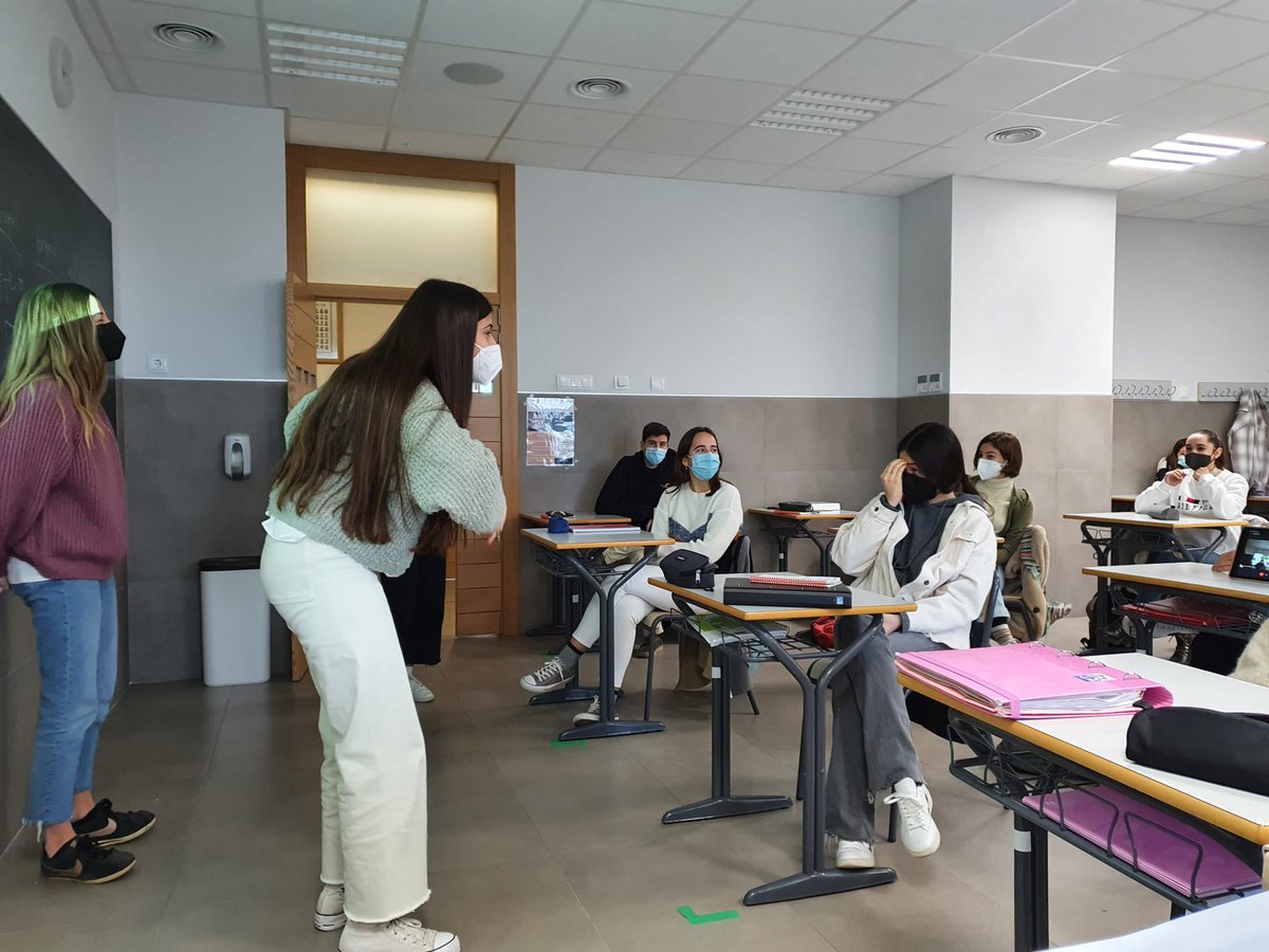 ItakaBetania's tweet photo. Continuamos como cada año participando del proyecto “Escola Oberta” y su itinerario de educación transversal con los colegios @sjcalasanzvlc , #escuelaspiasvalencia y próximamente #escolaspiasgandia
#PreCPV #itakaescolapios #itakavalencia #juegoyreflexion #voluntariado https://t.co/DTx4mijjYf