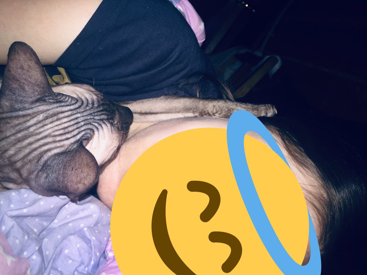 leeesiiik12's tweet photo. Обнимашки 😩 https://t.co/60eRgn9ZnX