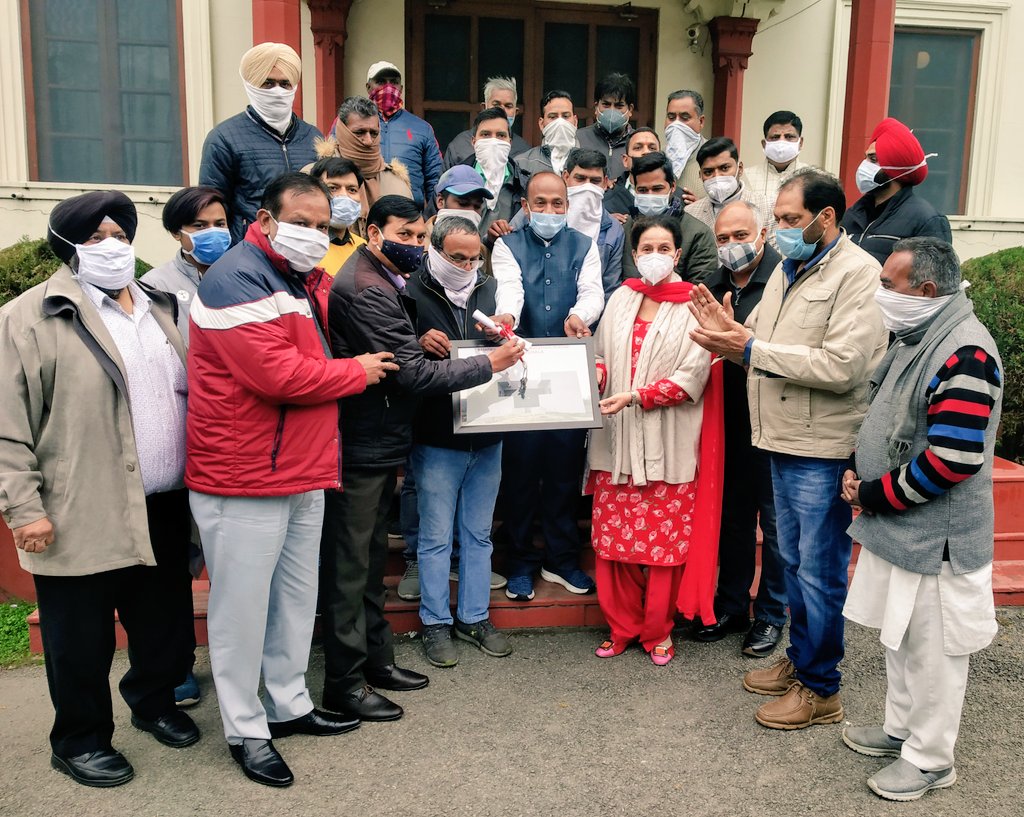 preneet_kaur's tweet photo. Handed over the keys and dedicated the newly built Sahu Samaj Dharmshala to the people of Gopal Colony, today. Prepared at the cost of Rs 32 lakh, the Dharamshala fullfils the long standing demand of the people of the area. https://t.co/gO418BkByB