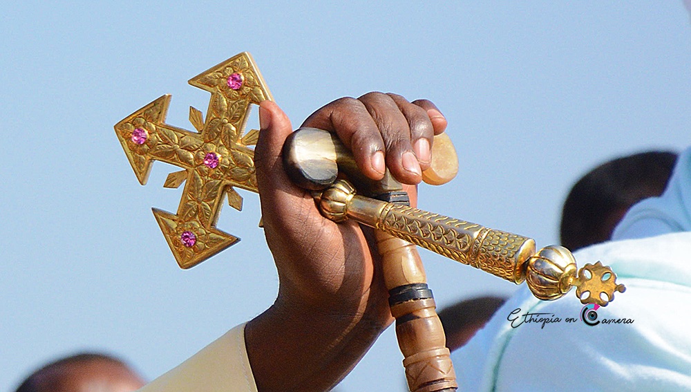 1/5 In the past few days during  #Timket, the amount of variety of crosses used by the  #Ethiopian Orthodox Church, hasn’t gone unnoticed.  #VisitEthiopia  #ExploreEthiopia  @landoforigins