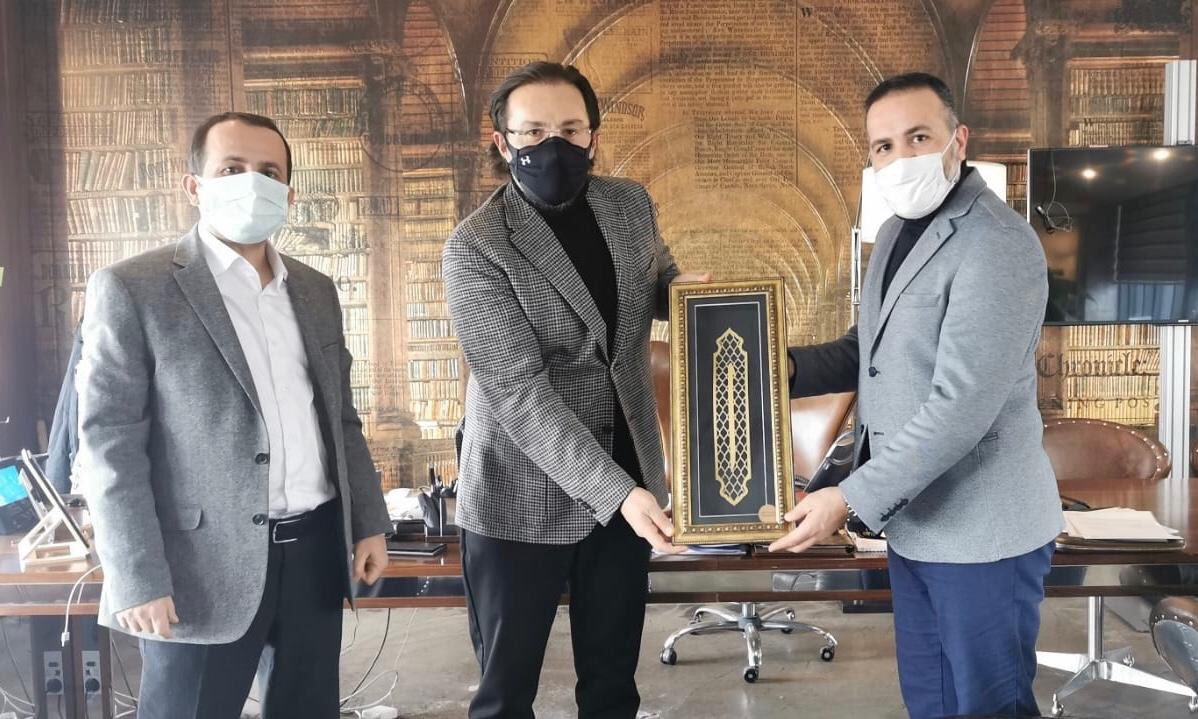 hkncevikoglu's tweet photo. MÜSİAD İhracatı Geliştirme ve Ticaret Eşleştirme Komitesi’nin değerli üyelerini konuk ettik. Ülkemizin gelişiminde ve ekonomisinde mihenk taşı olan e-ihracat konusunda istişarelerde bulunduk ve e-ihracatın önemine bir kez daha vurgu yaptık. #PtteM #MUSİAD #neolursaolsuneihracat https://t.co/ah57do4oI1