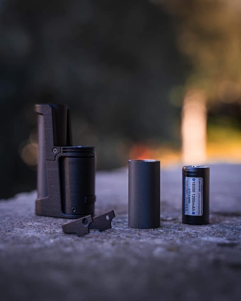 igaya1's tweet image. こんにちは伊賀屋の寺沢です。

【UNDERCODE INSIDER2 DNA60】

伊賀屋でも
1月23日00時00分～
ご予約受付を開始させていただきます。

igaya.shop-pro.jp/?pid=156985170
※1/23販売開始～アクセス可能

よろしく お願いいたします。

 #UNDERCODE #INSIDER2 #DNA60 #伊賀屋 #vape #ベイプ #ステルスMOD