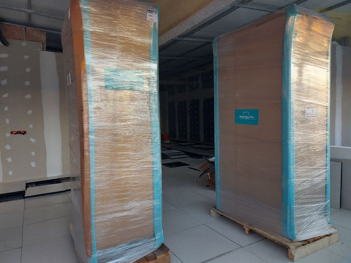 BigSafeboxData's tweet photo. ¡Avanza la construcción de nuestras nuevas oficinas!
En BSBData, estamos rediseñando por completo nuestras oficinas para incrementar la seguridad de nuestros trabajadores.
Todos los detalles en nuestro blog:
📃 https://t.co/Gll9vMMBsW
#BSBData #datacenter #IT #ciberseguridad https://t.co/mB8ECVwIQx