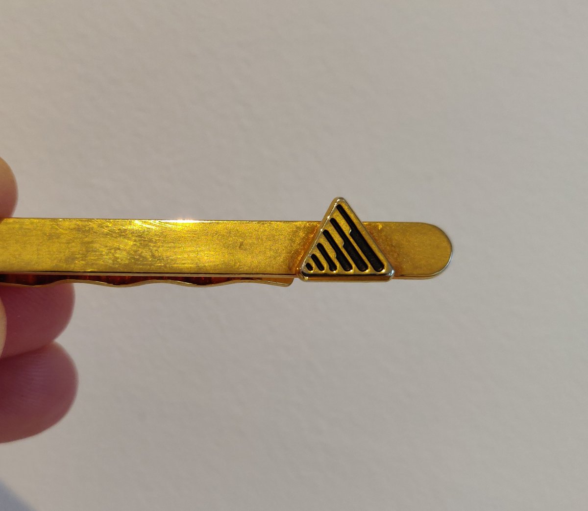 TiborKaraszi's tweet image. SQL trivia and history. Do you recall Ashton-Tate being part of the SQL Server trio (MS, Sybase, Ashton-Tate) back in the days? Here's a tie-pin I got from a co-hosted event a few decades ago:
#sqlhistory