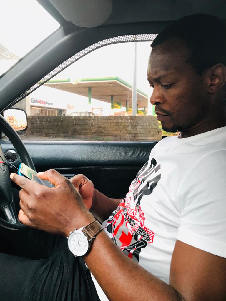 Fanele90's tweet photo. The boy is focused 🤟, nothing can disturb the boy. https://t.co/m6m0w4A1DD