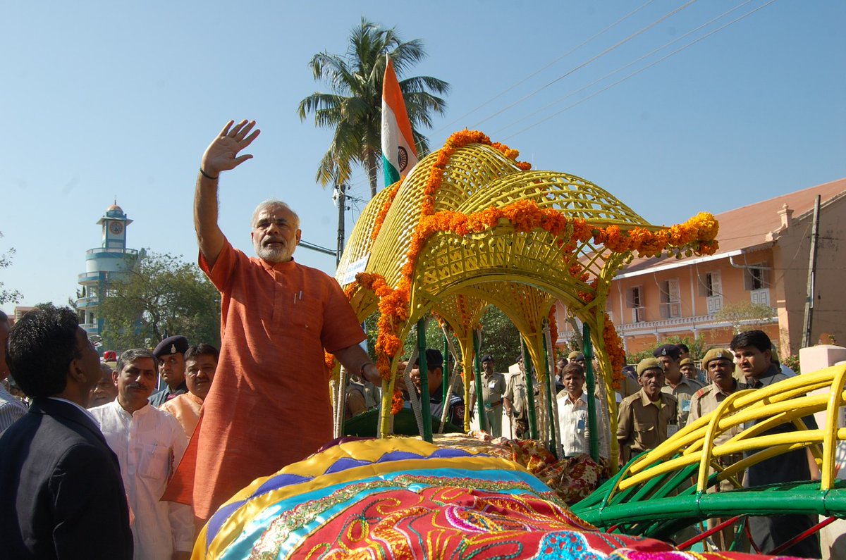 I can never forget the affection of the people of Haripura, who took me through an elaborate procession on the same road as Netaji Bose was taken, in 1938. His procession included a decorated chariot drawn by 51 bullocks. I also visited the place where Netaji stayed in Haripura. https://t.co/8OaLGZv6L5