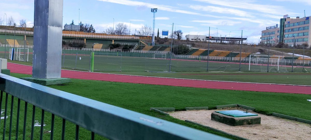 GSUS_IN's tweet photo. @SofiaMirandaCs Hola me gustaría saber por qué no se puede jugar este fin de semana los juegos deportivos municipales (fútbol 7) estando el campo de Palomeras en perfecto estado @JMDpvallecas las dos semanas pasadas tenía sentido, ya no. https://t.co/Vh3J9Bu74W