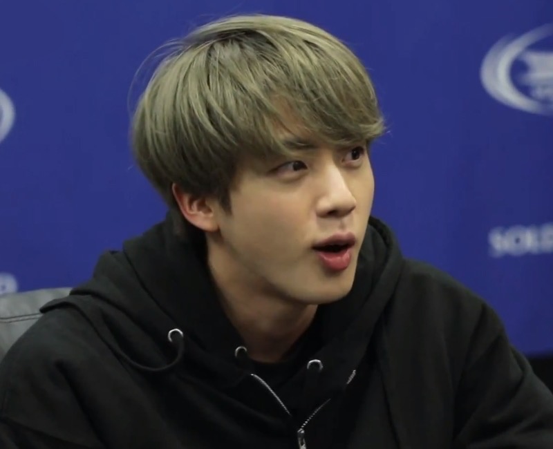 Your camera roll If seokjin was your boyfriend ; a thread