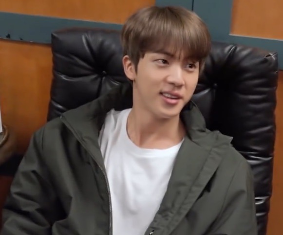 Your camera roll If seokjin was your boyfriend ; a thread