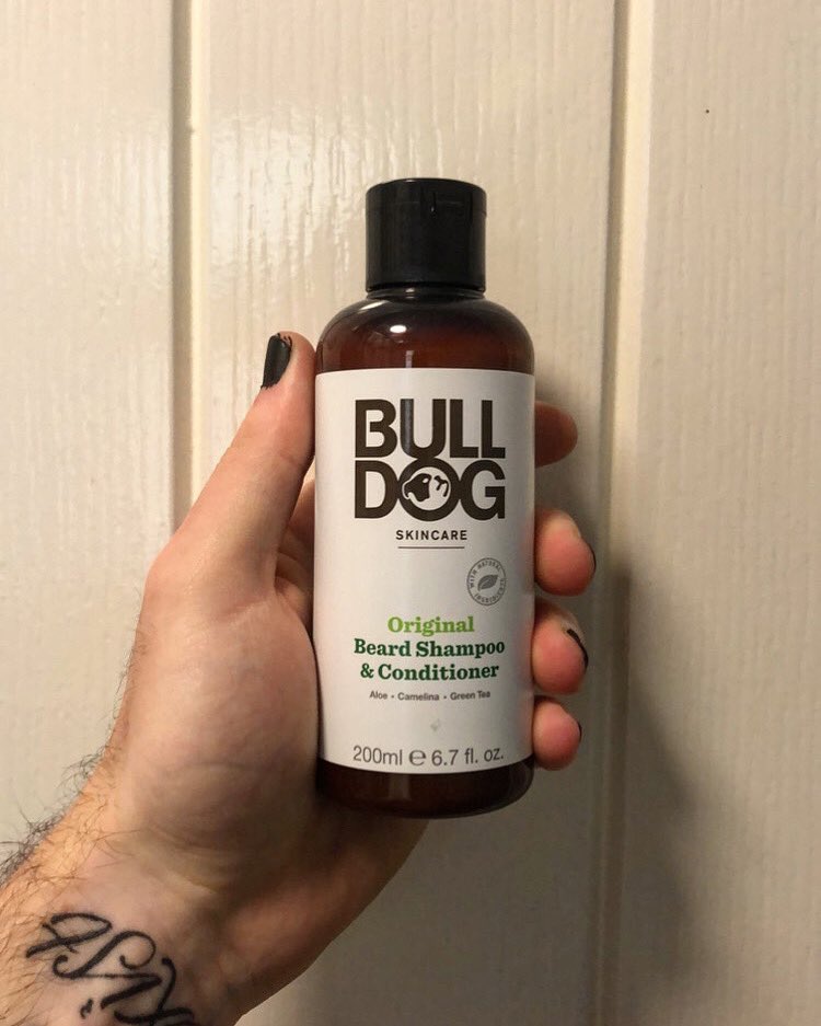beardsandbands's tweet photo. So do you need to shampoo and condition your beard? The short answer is yes, the long answer is in my socials - well it will be tomorrow at 2pm GMT, keep your eyes peeled for more info! #beard #bulldog #shampoo #condtioner #beardoil #beardedlads #bands #music #reviews #beardcare https://t.co/NlZL8YjaXb