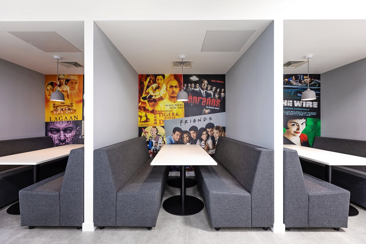 BlueJelly_'s tweet photo. Last year we delivered the new Synamedia HQ during the early stages of the pandemic. This workplace offers a variety of #ActivityBasedWork settings for their workforce. Check out the case study on our website https://t.co/gSGLKScSgG #PositiveWorkplace #OfficeDesign https://t.co/OGGoBoqfAs