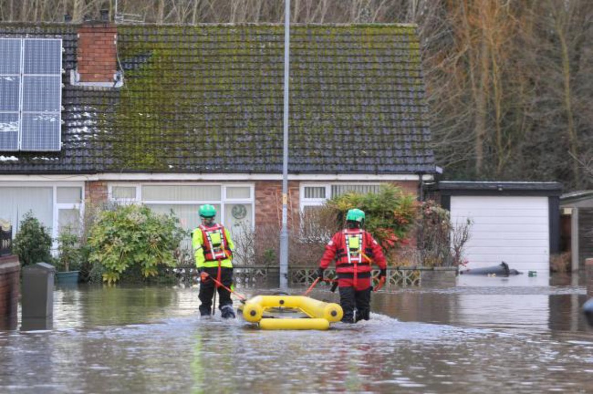 KnutsfordFS's tweet photo. Knutsford firefighters have been busy assisting with the evacuation effort due to the severe flooding in and around Cheshire over the past two days as well as responding to other to life risk incidents. Residents are advised not to attempt to walk or drive through any flood water https://t.co/c9xsWqFxEK