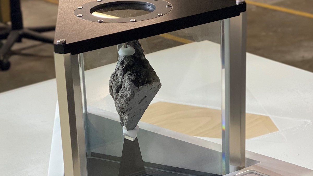 Good morning America! You all seem thrilled about Biden’s moon rock. Its symbolism, of the scientific and exploratory achievements that have been made – and will ideally soon be surpassed – certainly hits home.What you might not know is that rock has an *epic* backstory. 1/x