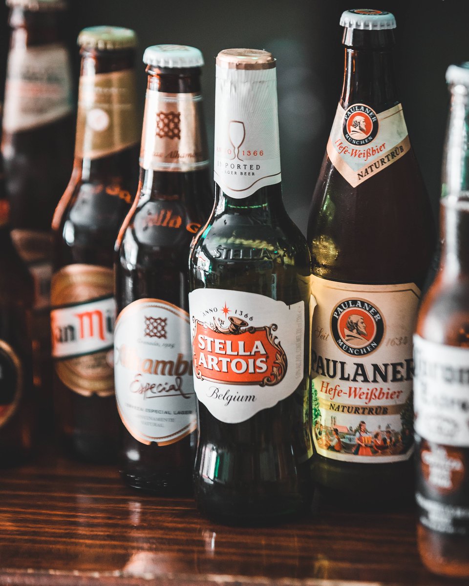 Y tú, ¿cuál prefieres? 😜
Te estamos esperando en #ThatsLife, de 13h a 18h para servirte tu cerveza o bebida favorita.

#ThatsLife #Marbella #CostadelSol #Terraza #Beer #Cerveza