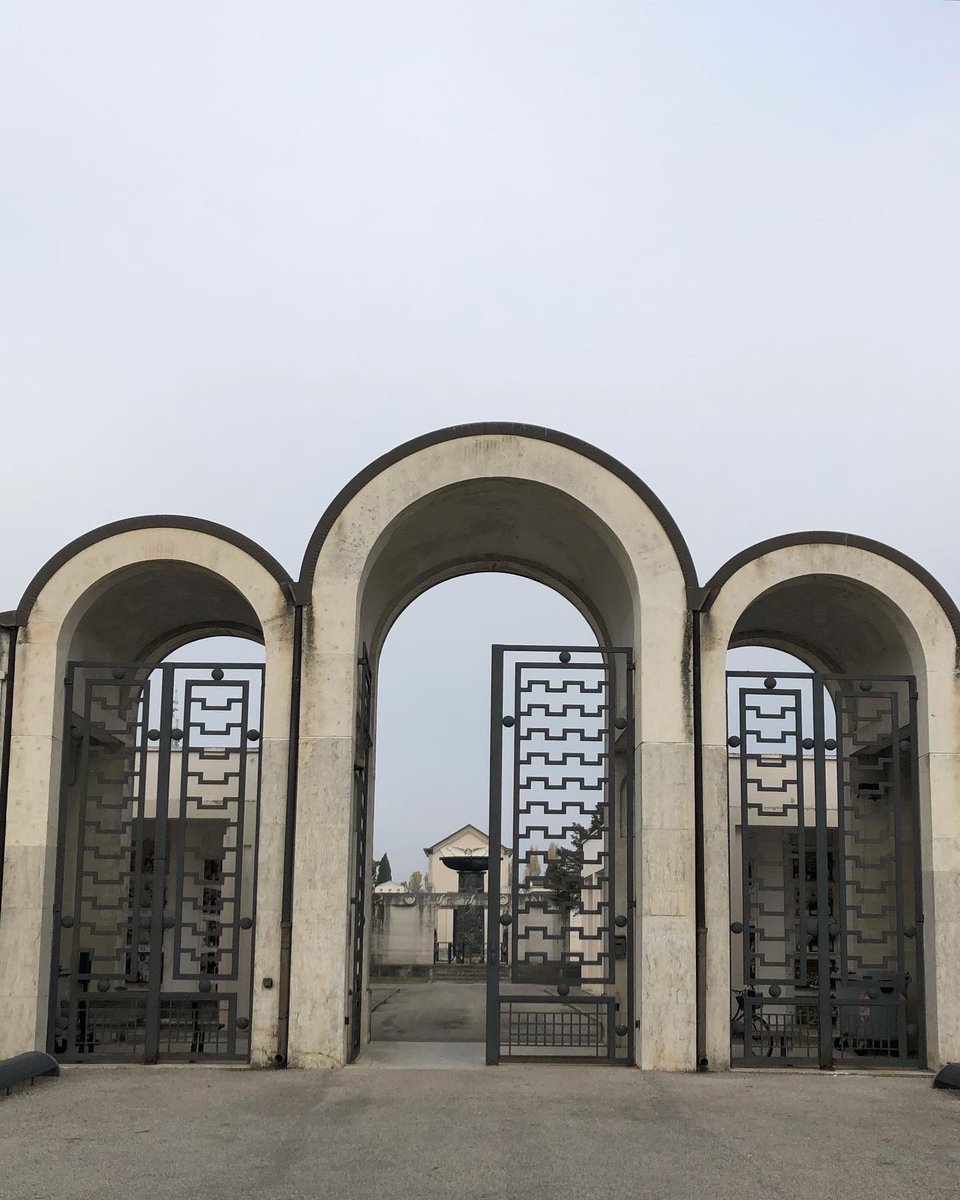 FSamorani's tweet photo. #tresigallo città della Metafisica #razionalismo @turismoER https://t.co/EBh9r1Lhat