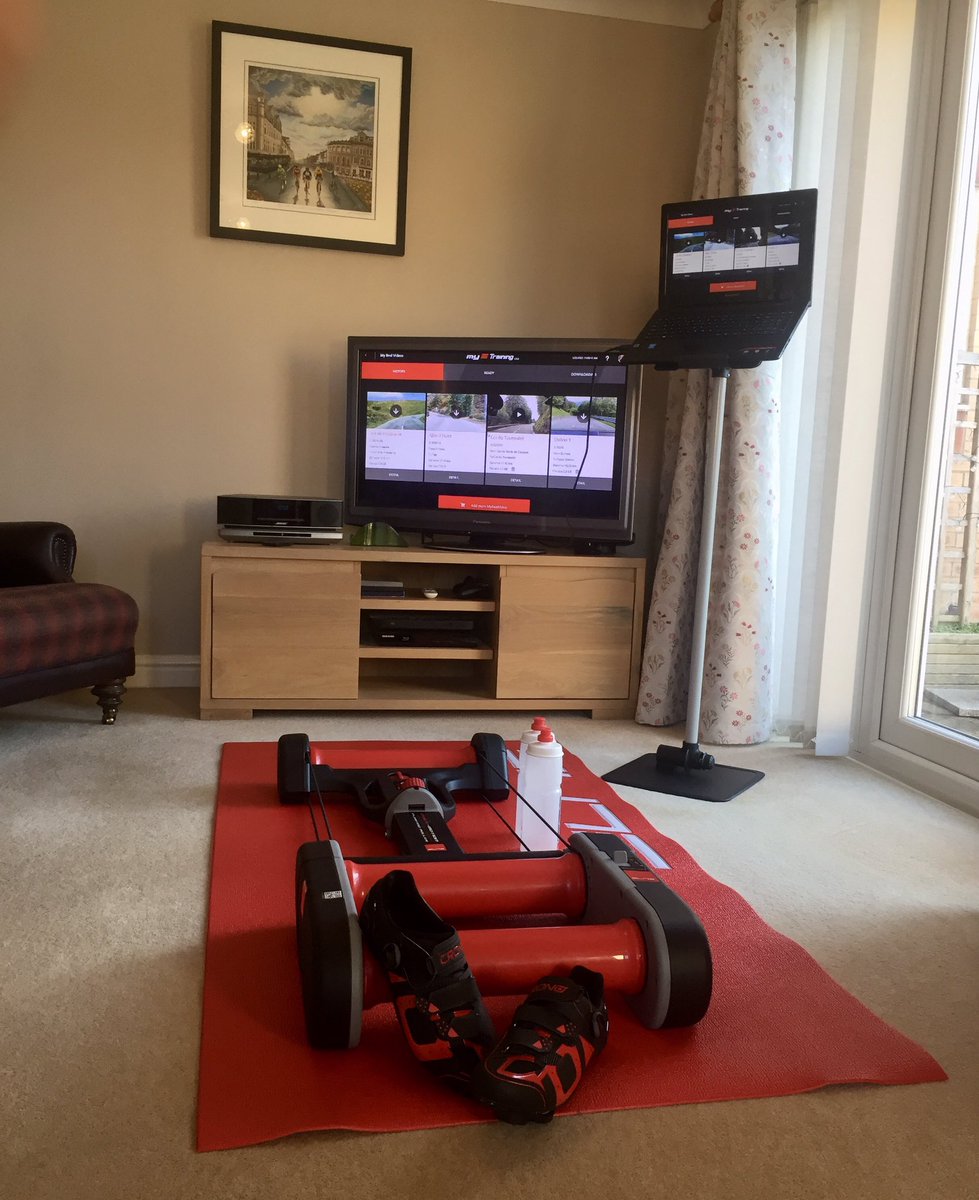 pedalnorth's tweet image. Photo shoot at home for ongoing @Elite_cycling reviews, here with their #quickmotion rollers. Awesome set of rollers for anyone at all levels #cycling #fitness #healthy #healthandfitness #lifestyle #homegym #indoorcycling #elite